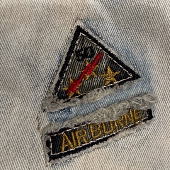 Men's Distressed Blue and White Jeans - Picture 7 of 16